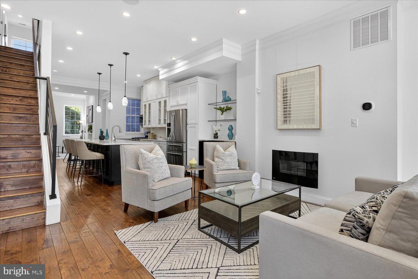 612 9TH ST NE, WASHINGTON, District Of Columbia 20002, 4 Bedrooms Bedrooms, 8 Rooms Rooms,3 BathroomsBathrooms,Residential,For sale,612 9TH ST NE,DCDC2245116 MLS # DCDC2245116