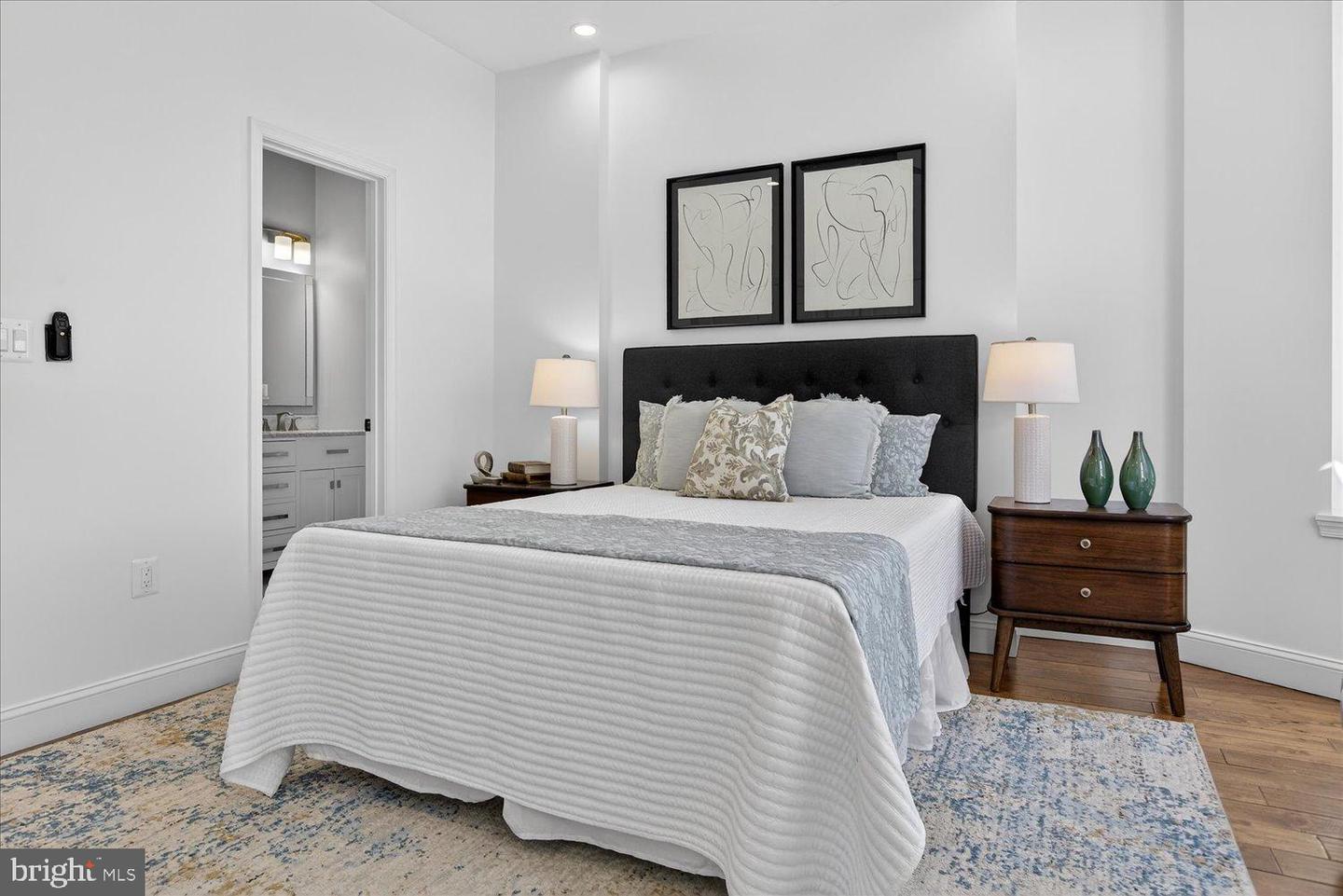 612 9TH ST NE, WASHINGTON, District Of Columbia 20002, 4 Bedrooms Bedrooms, 8 Rooms Rooms,3 BathroomsBathrooms,Residential,For sale,612 9TH ST NE,DCDC2245116 MLS # DCDC2245116