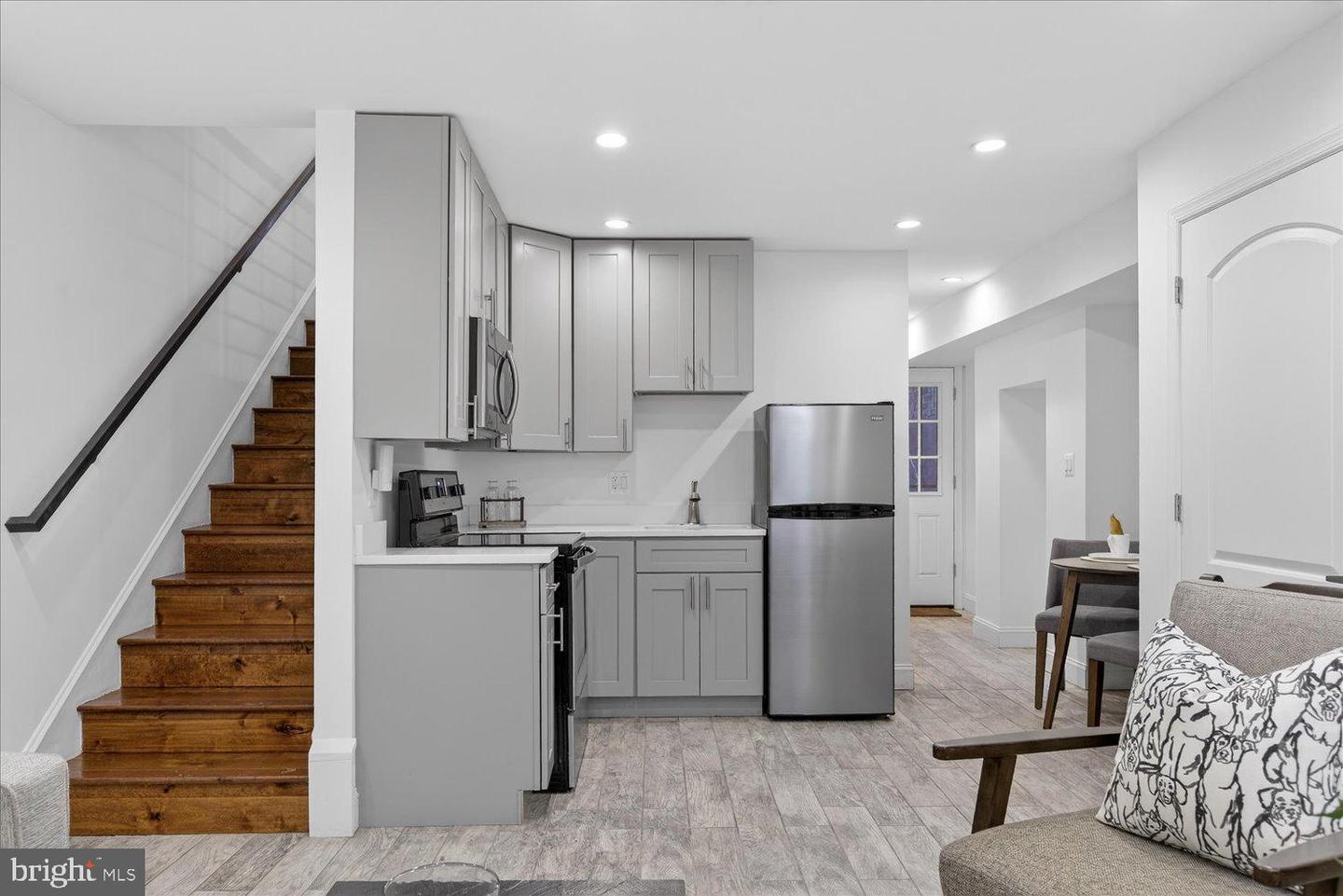 612 9TH ST NE, WASHINGTON, District Of Columbia 20002, 4 Bedrooms Bedrooms, 8 Rooms Rooms,3 BathroomsBathrooms,Residential,For sale,612 9TH ST NE,DCDC2245116 MLS # DCDC2245116