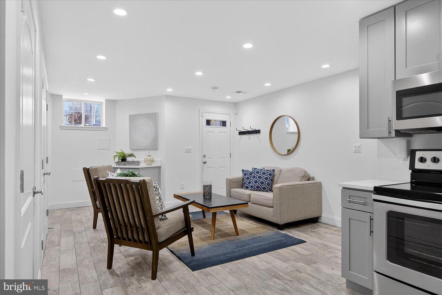 612 9TH ST NE, WASHINGTON, District Of Columbia 20002, 4 Bedrooms Bedrooms, 8 Rooms Rooms,3 BathroomsBathrooms,Residential,For sale,612 9TH ST NE,DCDC2245116 MLS # DCDC2245116