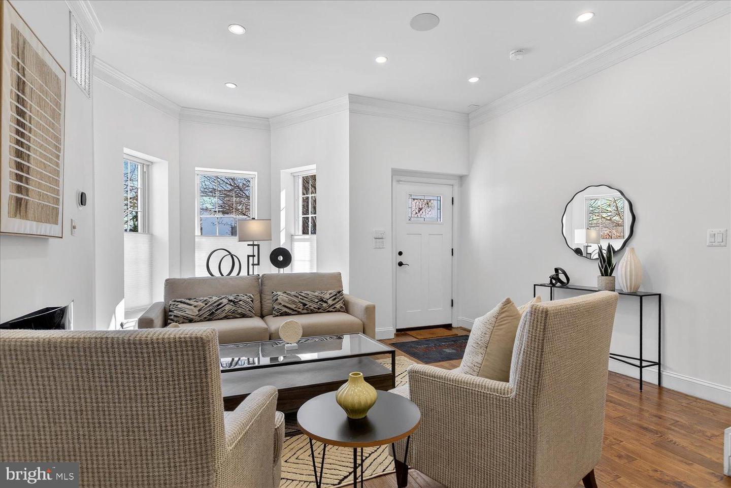 612 9TH ST NE, WASHINGTON, District Of Columbia 20002, 4 Bedrooms Bedrooms, 8 Rooms Rooms,3 BathroomsBathrooms,Residential,For sale,612 9TH ST NE,DCDC2245116 MLS # DCDC2245116