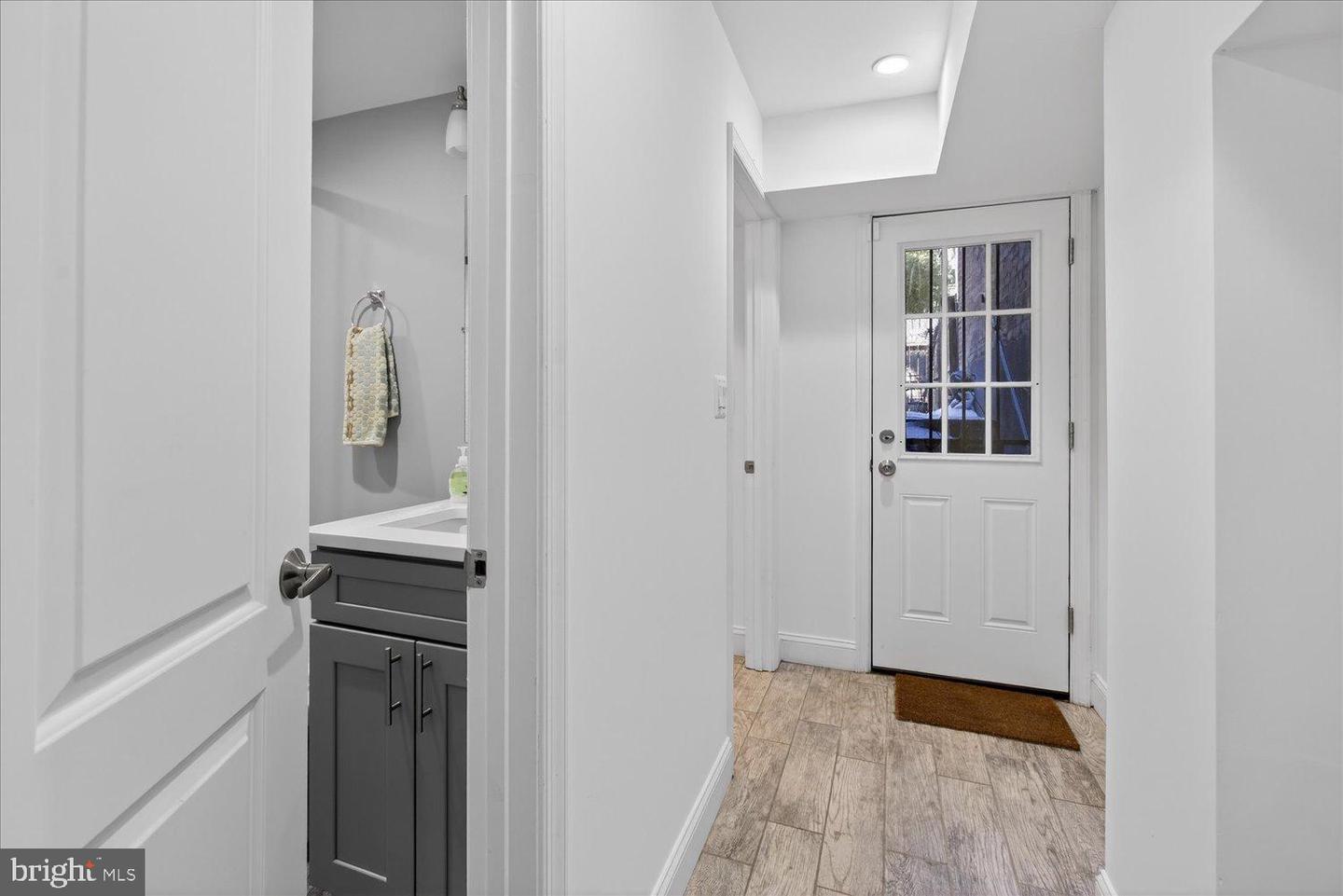 612 9TH ST NE, WASHINGTON, District Of Columbia 20002, 4 Bedrooms Bedrooms, 8 Rooms Rooms,3 BathroomsBathrooms,Residential,For sale,612 9TH ST NE,DCDC2245116 MLS # DCDC2245116