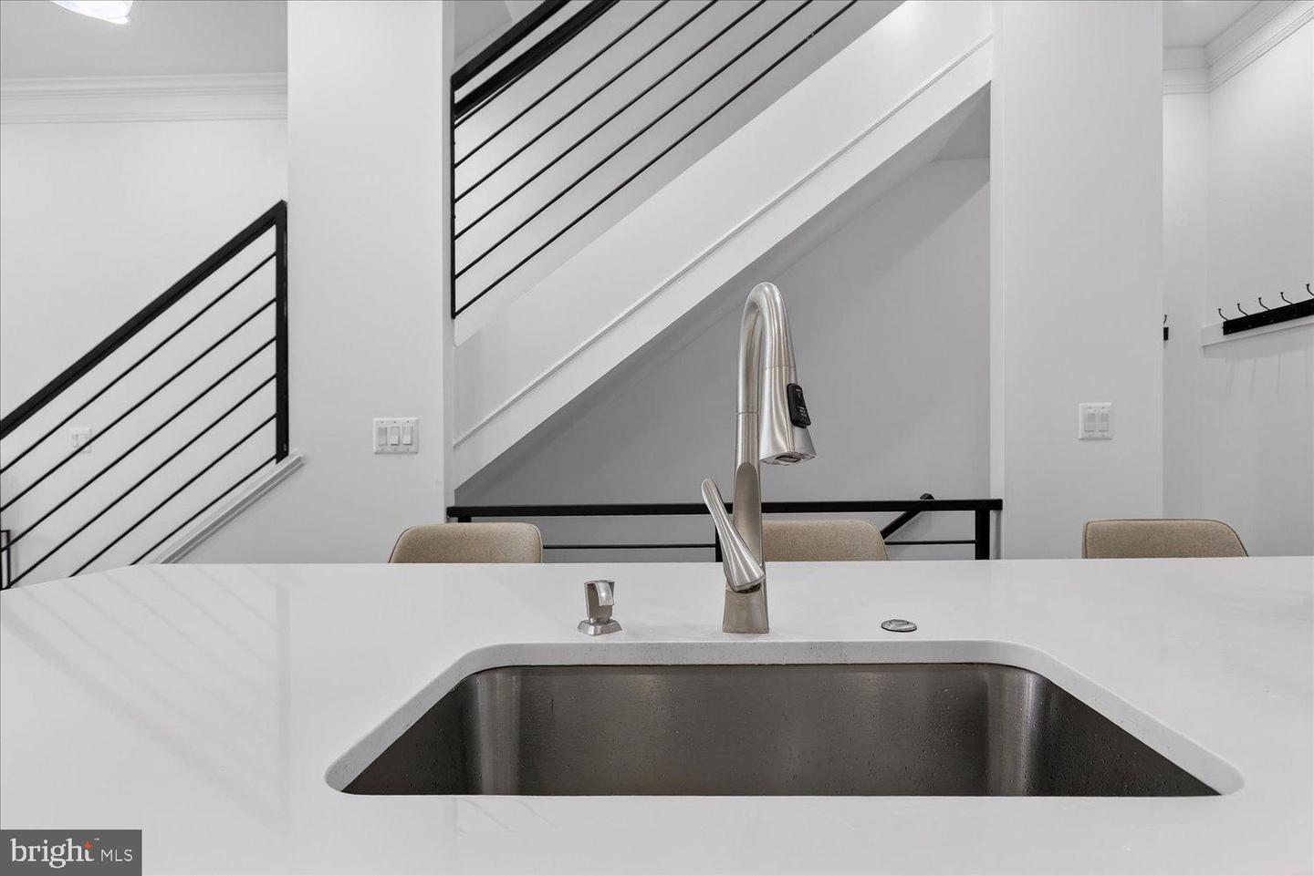 612 9TH ST NE, WASHINGTON, District Of Columbia 20002, 4 Bedrooms Bedrooms, 8 Rooms Rooms,3 BathroomsBathrooms,Residential,For sale,612 9TH ST NE,DCDC2245116 MLS # DCDC2245116