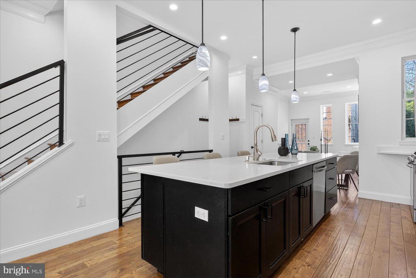 612 9TH ST NE, WASHINGTON, District Of Columbia 20002, 4 Bedrooms Bedrooms, 8 Rooms Rooms,3 BathroomsBathrooms,Residential,For sale,612 9TH ST NE,DCDC2245116 MLS # DCDC2245116