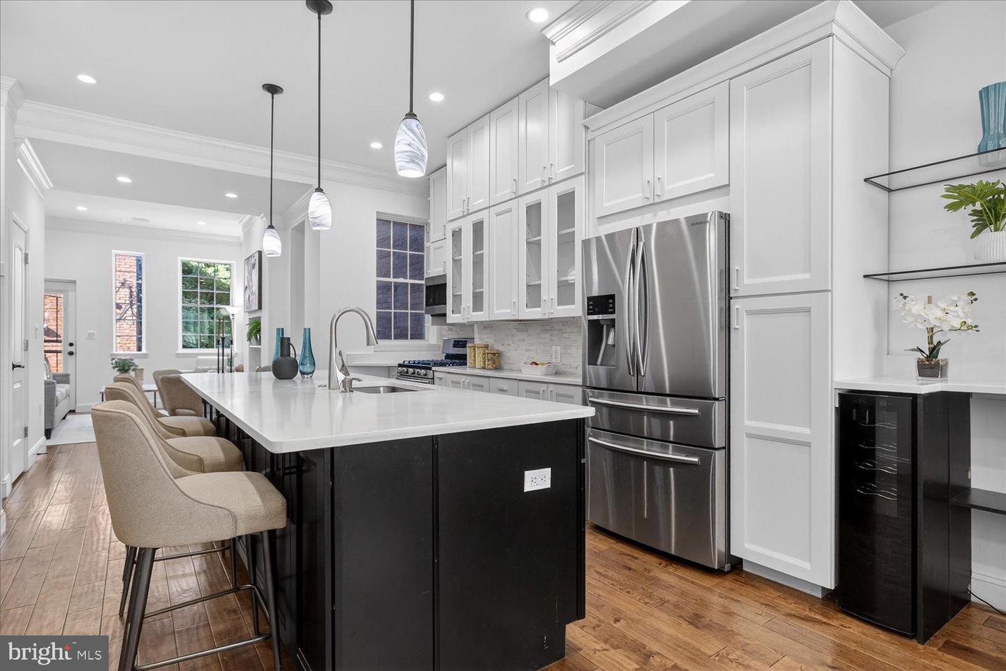 612 9TH ST NE, WASHINGTON, District Of Columbia 20002, 4 Bedrooms Bedrooms, 8 Rooms Rooms,3 BathroomsBathrooms,Residential,For sale,612 9TH ST NE,DCDC2245116 MLS # DCDC2245116