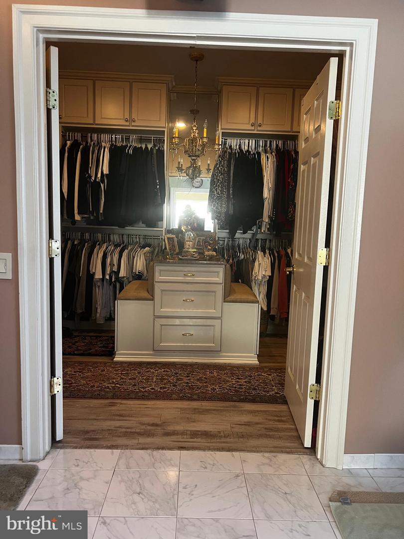 1465 MAYHURST BLVD, MCLEAN, Virginia 22102, 7 Bedrooms Bedrooms, 9 Rooms Rooms,5 BathroomsBathrooms,Residential,For sale,1465 MAYHURST BLVD,VAFX2289600 MLS # VAFX2289600