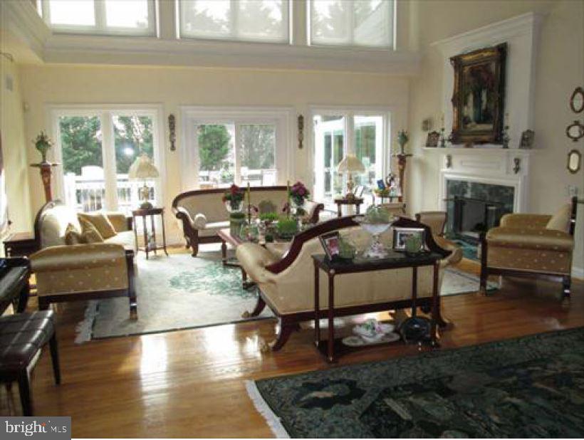 1465 MAYHURST BLVD, MCLEAN, Virginia 22102, 7 Bedrooms Bedrooms, 9 Rooms Rooms,5 BathroomsBathrooms,Residential,For sale,1465 MAYHURST BLVD,VAFX2289600 MLS # VAFX2289600