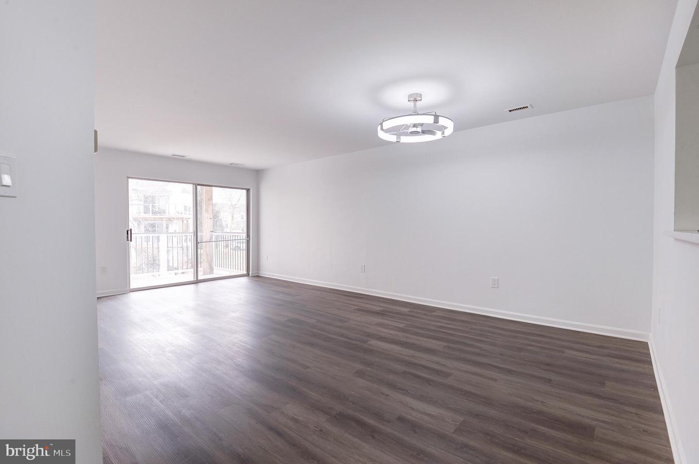 20600 CORNSTALK TER #202, ASHBURN, Virginia 20147, 2 Bedrooms Bedrooms, ,2 BathroomsBathrooms,Residential,For sale,20600 CORNSTALK TER #202,VALO2115436 MLS # VALO2115436