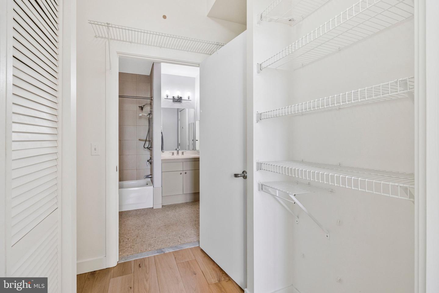 1000 NEW JERSEY AVE SE #1212, WASHINGTON, District Of Columbia 20003, 1 Bedroom Bedrooms, ,1 BathroomBathrooms,Residential,For sale,1000 NEW JERSEY AVE SE #1212,DCDC2245164 MLS # DCDC2245164