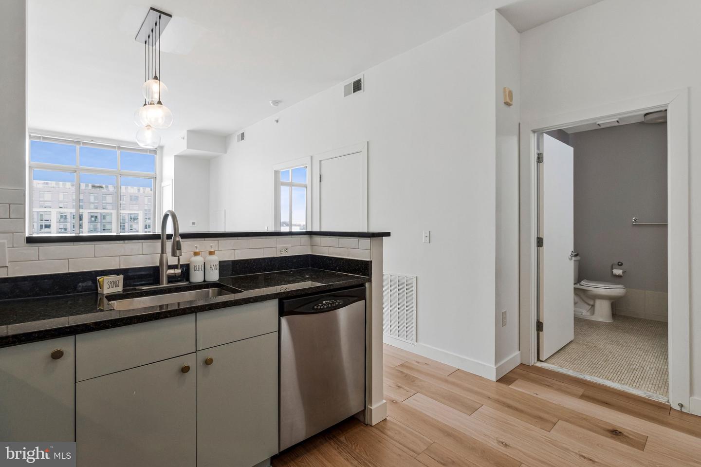 1000 NEW JERSEY AVE SE #1212, WASHINGTON, District Of Columbia 20003, 1 Bedroom Bedrooms, ,1 BathroomBathrooms,Residential,For sale,1000 NEW JERSEY AVE SE #1212,DCDC2245164 MLS # DCDC2245164