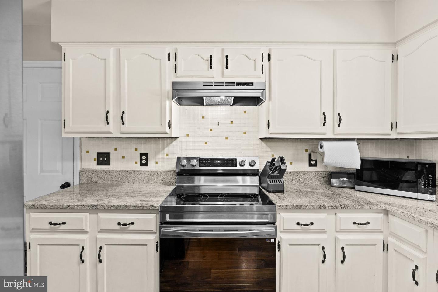 105 CHINABERRY DR, FREDERICKSBURG, Virginia 22407, 5 Bedrooms Bedrooms, ,3 BathroomsBathrooms,Residential,For sale,105 CHINABERRY DR,VASP2039154 MLS # VASP2039154