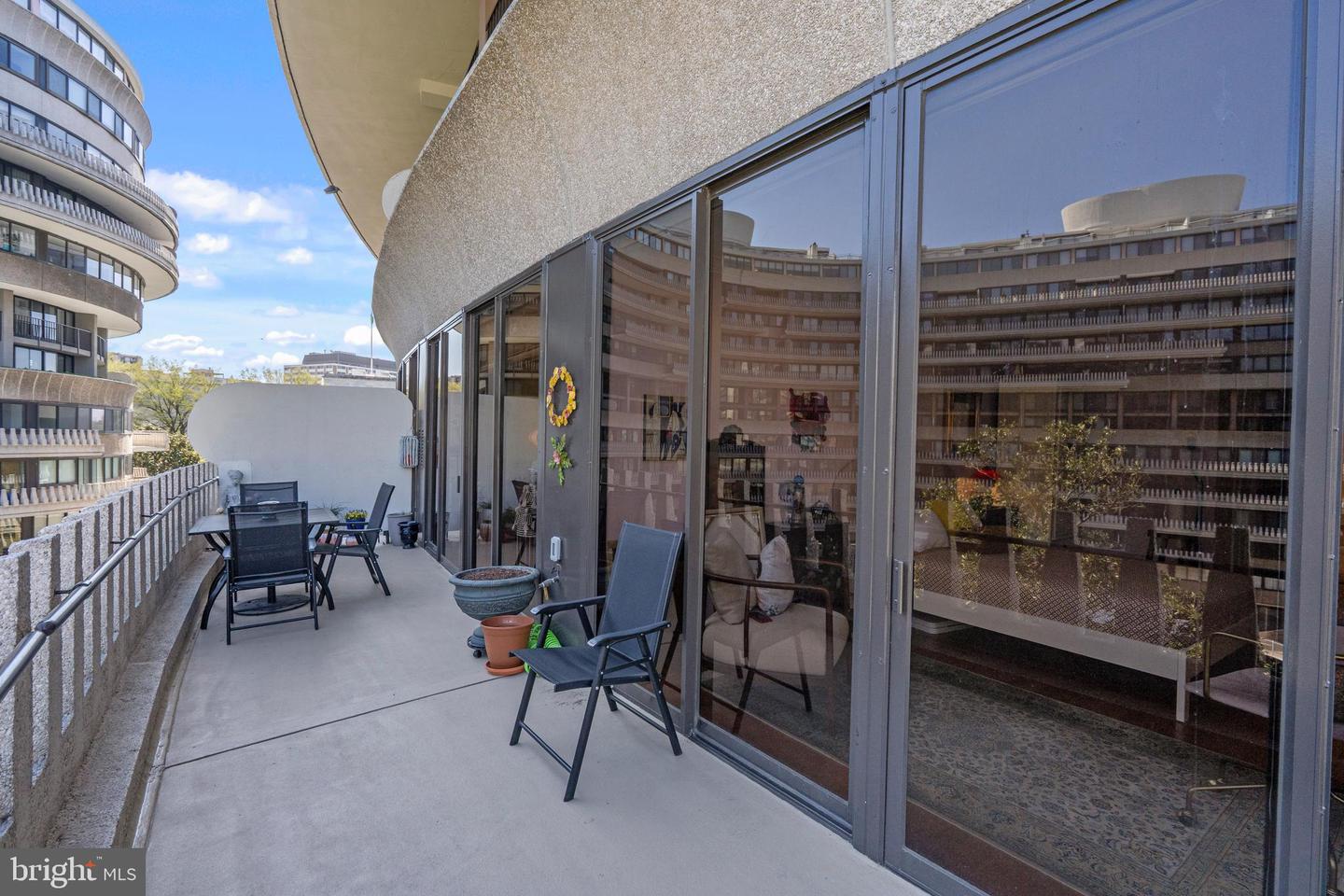 700 NEW HAMPSHIRE AVE NW #712, WASHINGTON, District Of Columbia 20037, 1 Bedroom Bedrooms, ,1 BathroomBathrooms,Residential,For sale,700 NEW HAMPSHIRE AVE NW #712,DCDC2245174 MLS # DCDC2245174