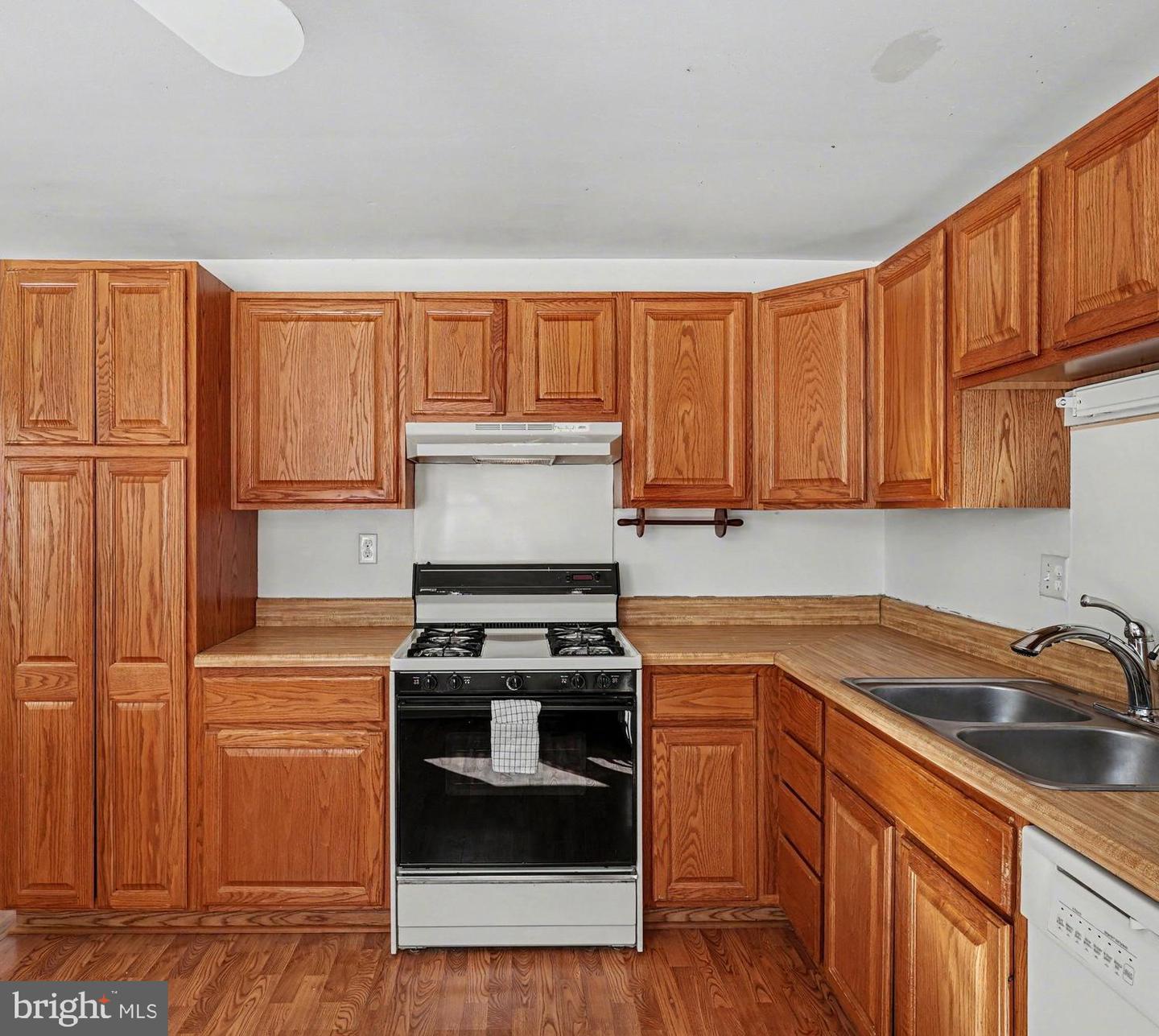 3212 WAVERLY DR, FREDERICKSBURG, Virginia 22407, 3 Bedrooms Bedrooms, ,2 BathroomsBathrooms,Residential,For sale,3212 WAVERLY DR,VASP2039156 MLS # VASP2039156