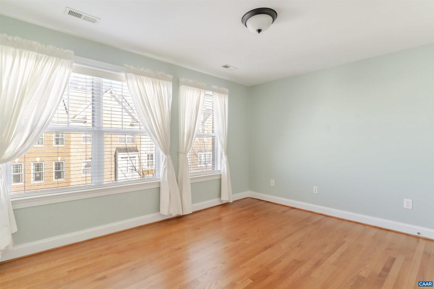 1045 GLENWOOD STATION LN, CHARLOTTESVILLE, Virginia 22901, 4 Bedrooms Bedrooms, ,3 BathroomsBathrooms,Residential,For sale,1045 GLENWOOD STATION LN,673126 MLS # 673126