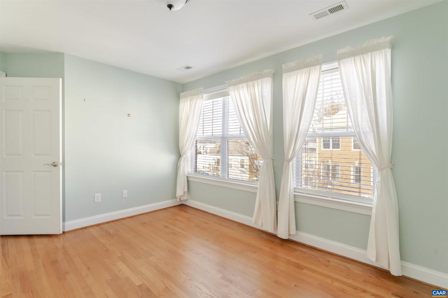 1045 GLENWOOD STATION LN, CHARLOTTESVILLE, Virginia 22901, 4 Bedrooms Bedrooms, ,3 BathroomsBathrooms,Residential,For sale,1045 GLENWOOD STATION LN,673126 MLS # 673126