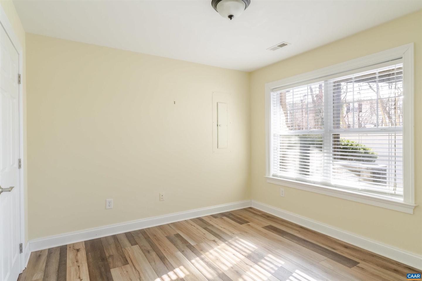 1045 GLENWOOD STATION LN, CHARLOTTESVILLE, Virginia 22901, 4 Bedrooms Bedrooms, ,3 BathroomsBathrooms,Residential,For sale,1045 GLENWOOD STATION LN,673126 MLS # 673126