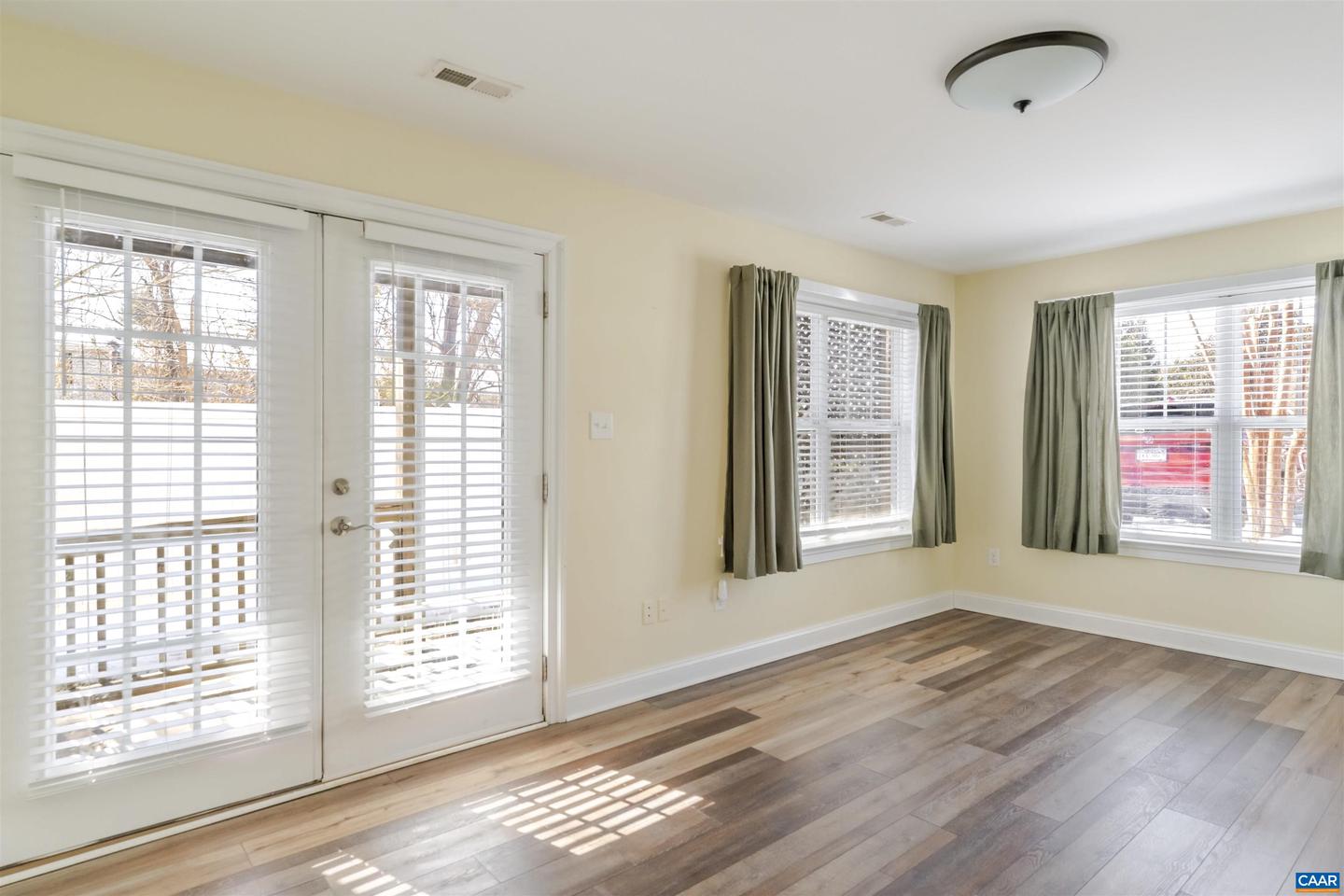 1045 GLENWOOD STATION LN, CHARLOTTESVILLE, Virginia 22901, 4 Bedrooms Bedrooms, ,3 BathroomsBathrooms,Residential,For sale,1045 GLENWOOD STATION LN,673126 MLS # 673126