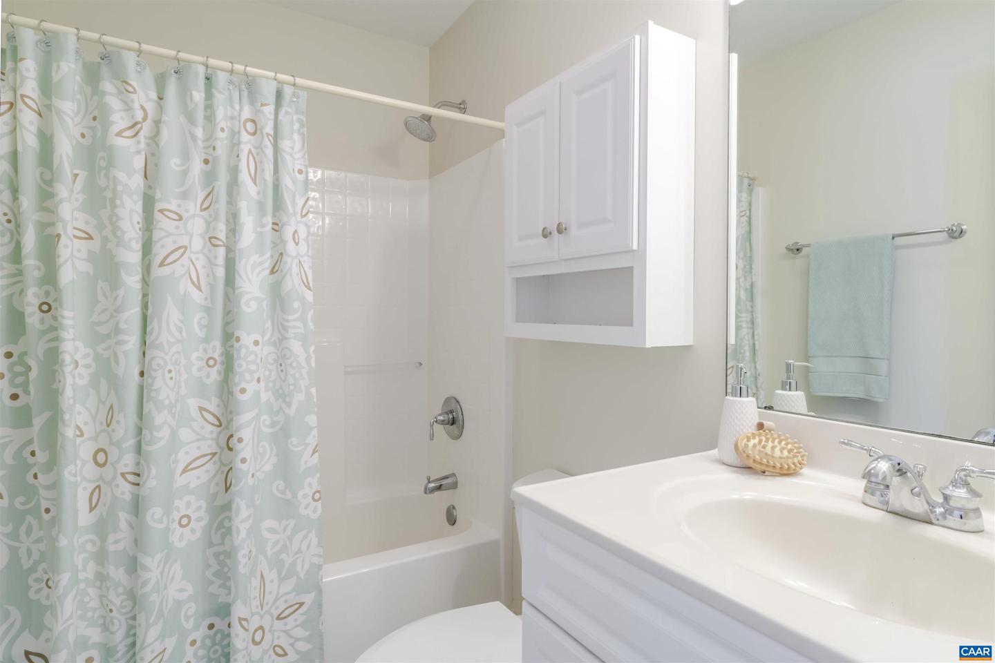 1045 GLENWOOD STATION LN, CHARLOTTESVILLE, Virginia 22901, 4 Bedrooms Bedrooms, ,3 BathroomsBathrooms,Residential,For sale,1045 GLENWOOD STATION LN,673126 MLS # 673126