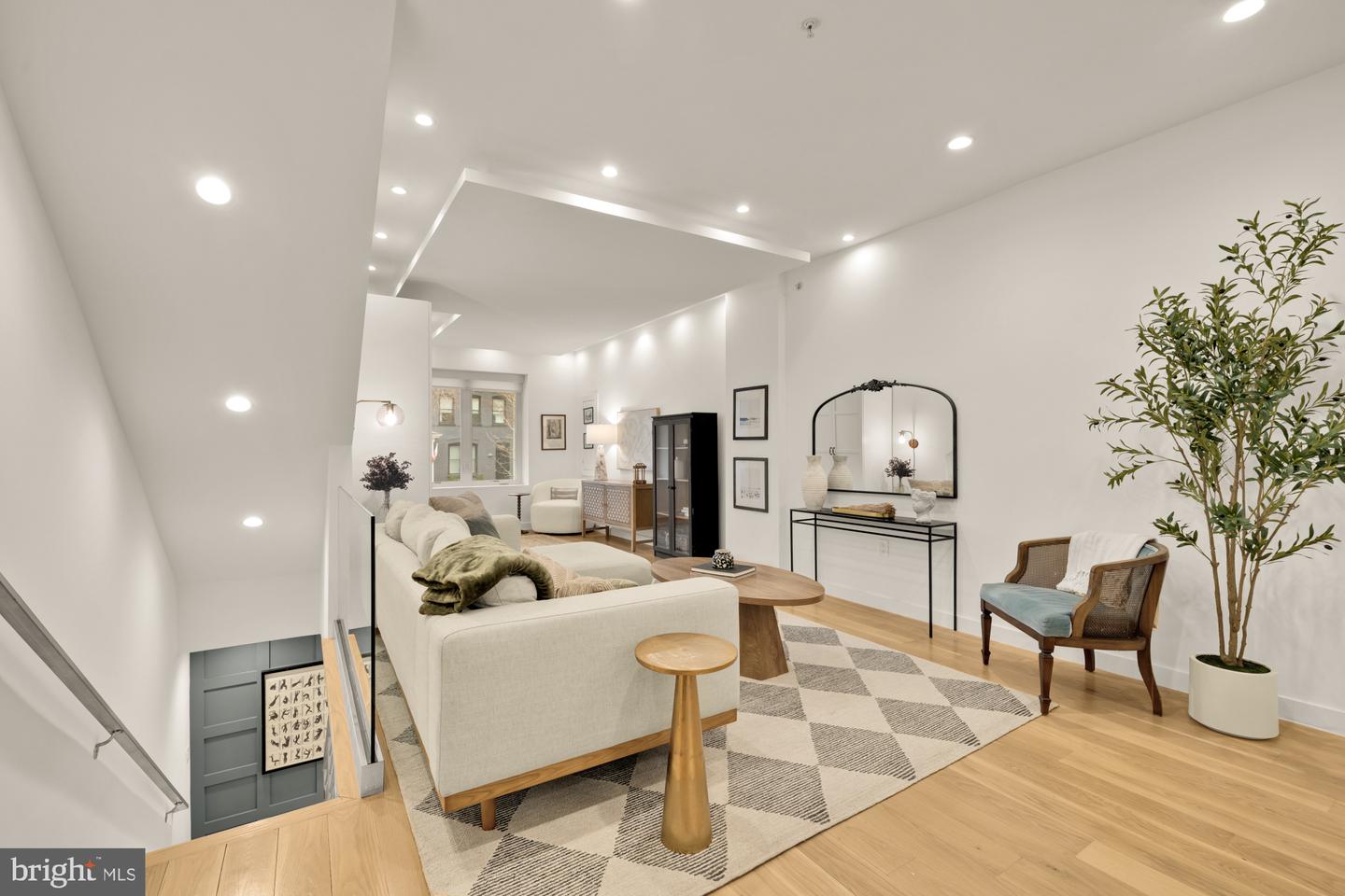 2315 ONTARIO RD NW #1, WASHINGTON, District Of Columbia 20009, 2 Bedrooms Bedrooms, ,2 BathroomsBathrooms,Residential,For sale,2315 ONTARIO RD NW #1,DCDC2245248 MLS # DCDC2245248