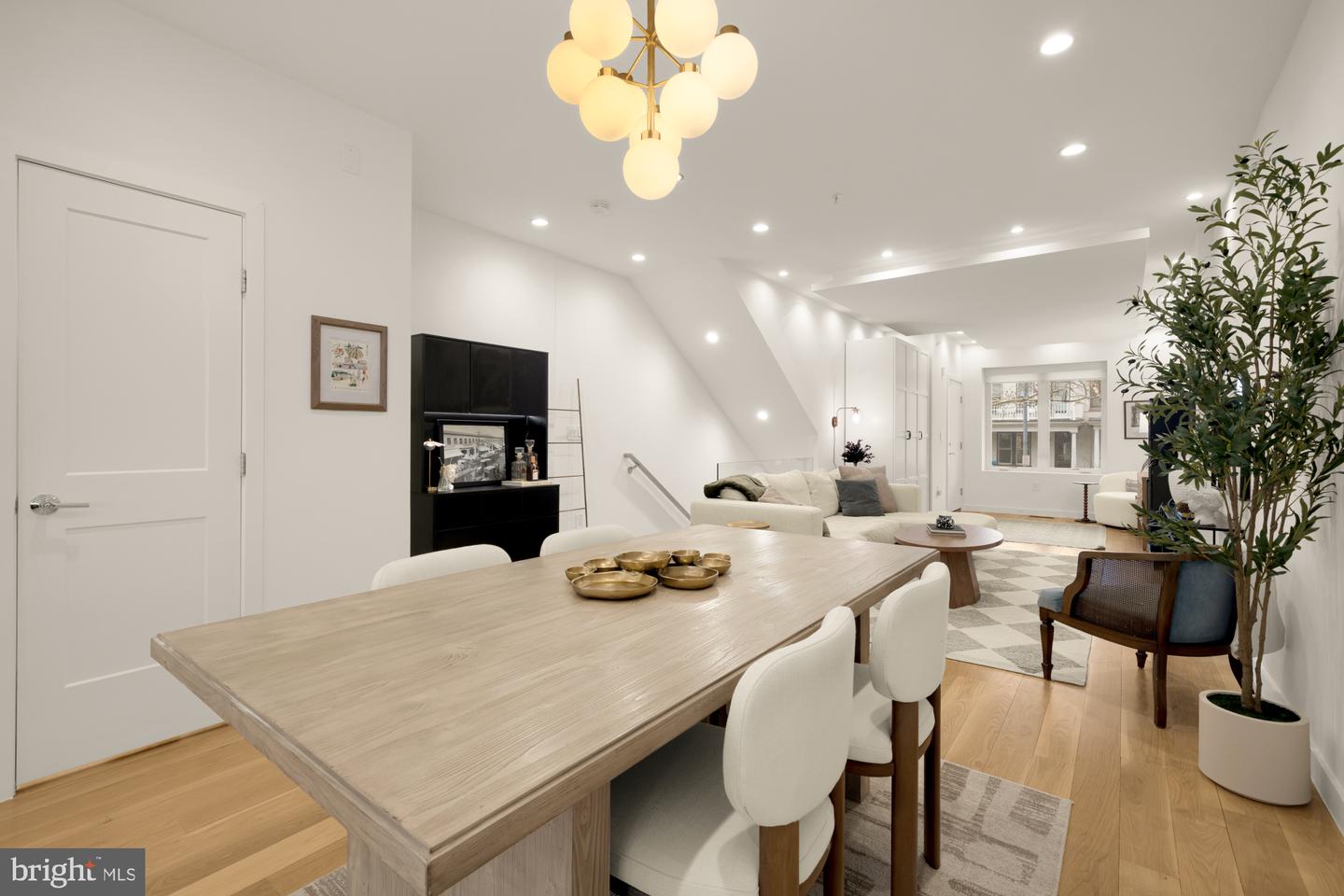 2315 ONTARIO RD NW #1, WASHINGTON, District Of Columbia 20009, 2 Bedrooms Bedrooms, ,2 BathroomsBathrooms,Residential,For sale,2315 ONTARIO RD NW #1,DCDC2245248 MLS # DCDC2245248