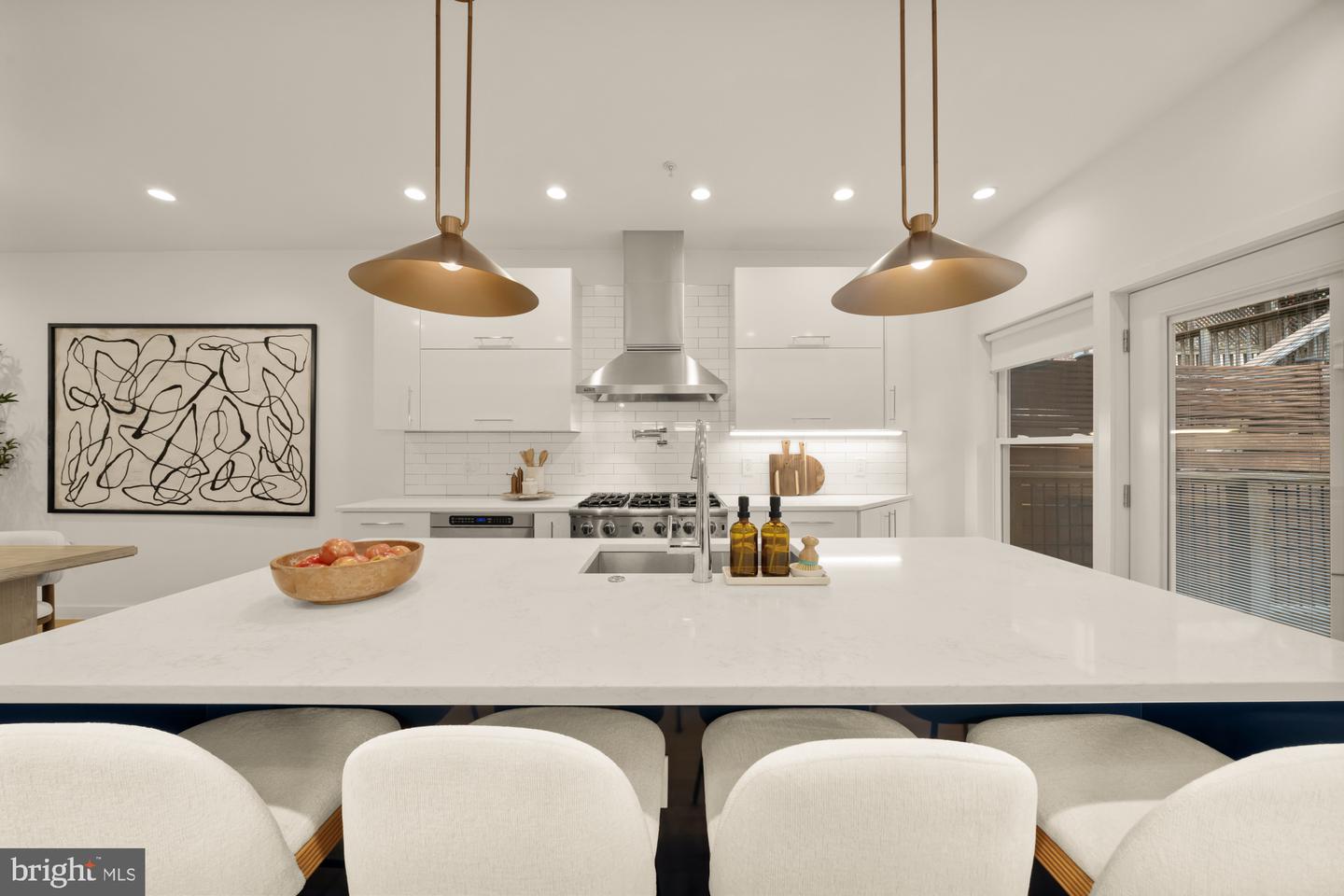 2315 ONTARIO RD NW #1, WASHINGTON, District Of Columbia 20009, 2 Bedrooms Bedrooms, ,2 BathroomsBathrooms,Residential,For sale,2315 ONTARIO RD NW #1,DCDC2245248 MLS # DCDC2245248