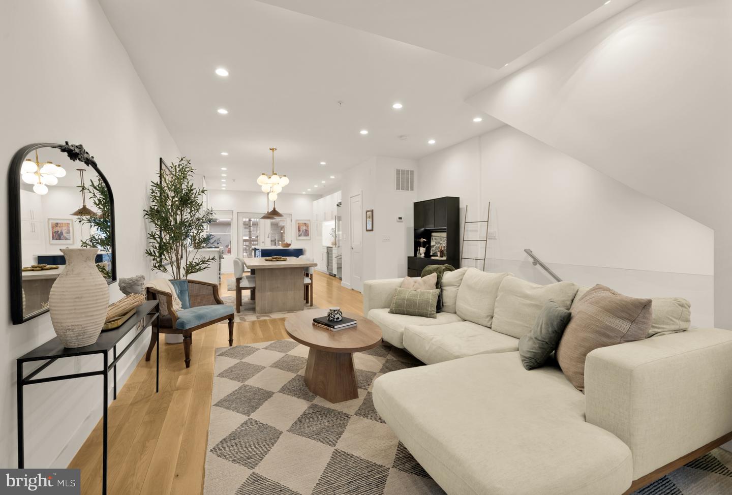 2315 ONTARIO RD NW #1, WASHINGTON, District Of Columbia 20009, 2 Bedrooms Bedrooms, ,2 BathroomsBathrooms,Residential,For sale,2315 ONTARIO RD NW #1,DCDC2245248 MLS # DCDC2245248