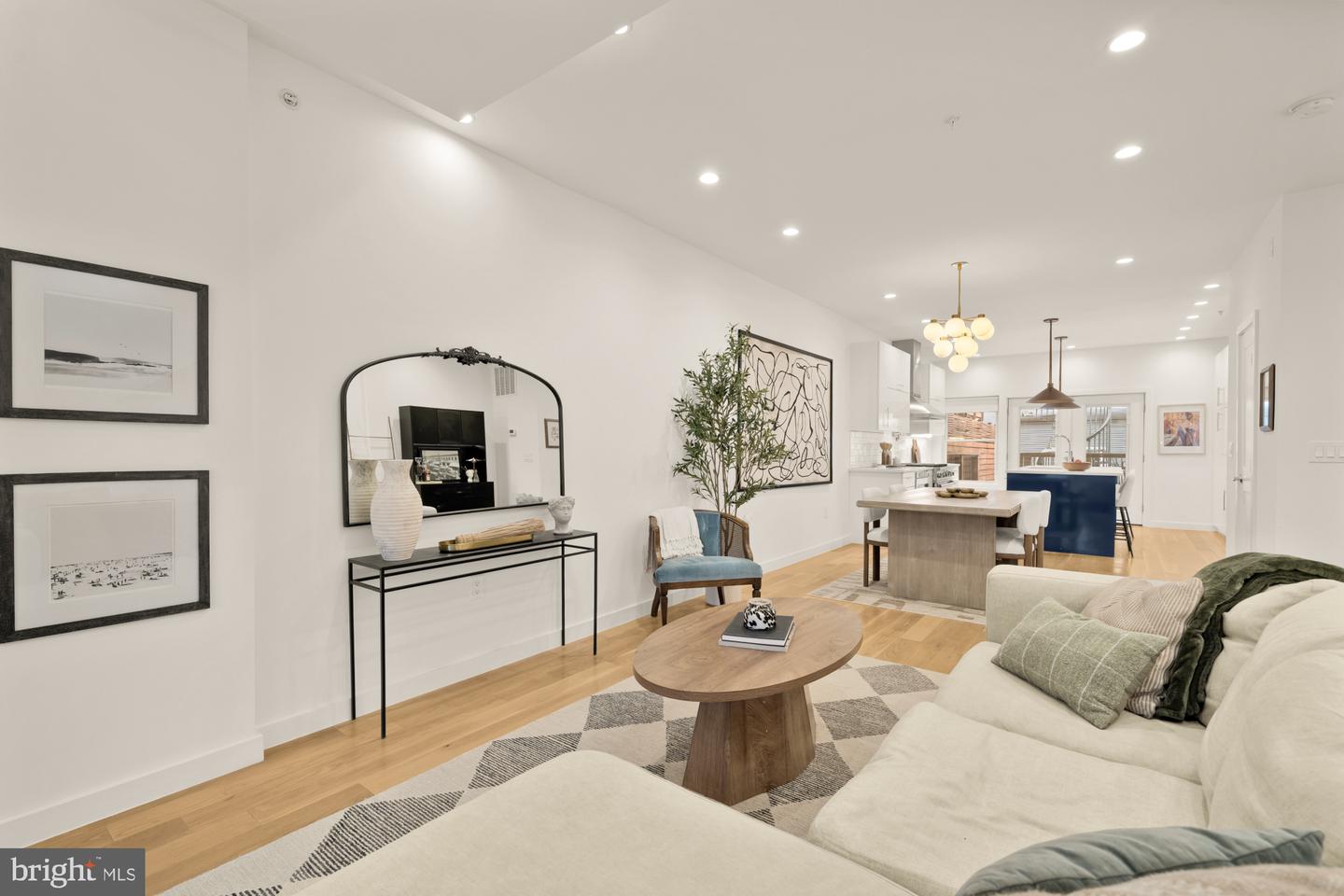 2315 ONTARIO RD NW #1, WASHINGTON, District Of Columbia 20009, 2 Bedrooms Bedrooms, ,2 BathroomsBathrooms,Residential,For sale,2315 ONTARIO RD NW #1,DCDC2245248 MLS # DCDC2245248