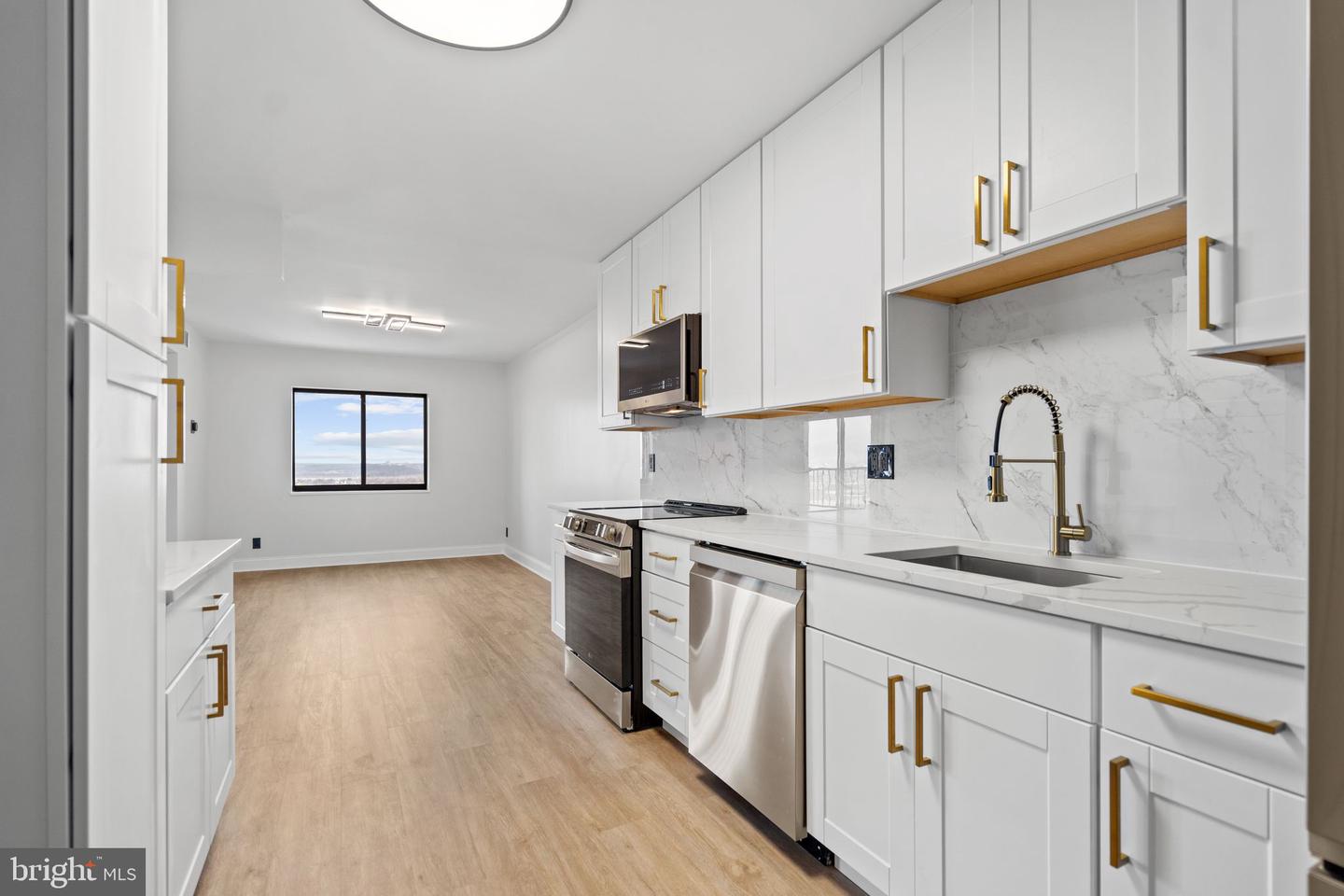 5901 MOUNT EAGLE DR #1102, ALEXANDRIA, Virginia 22303, 1 Bedroom Bedrooms, ,1 BathroomBathrooms,Residential,For sale,5901 MOUNT EAGLE DR #1102,VAFX2289842 MLS # VAFX2289842