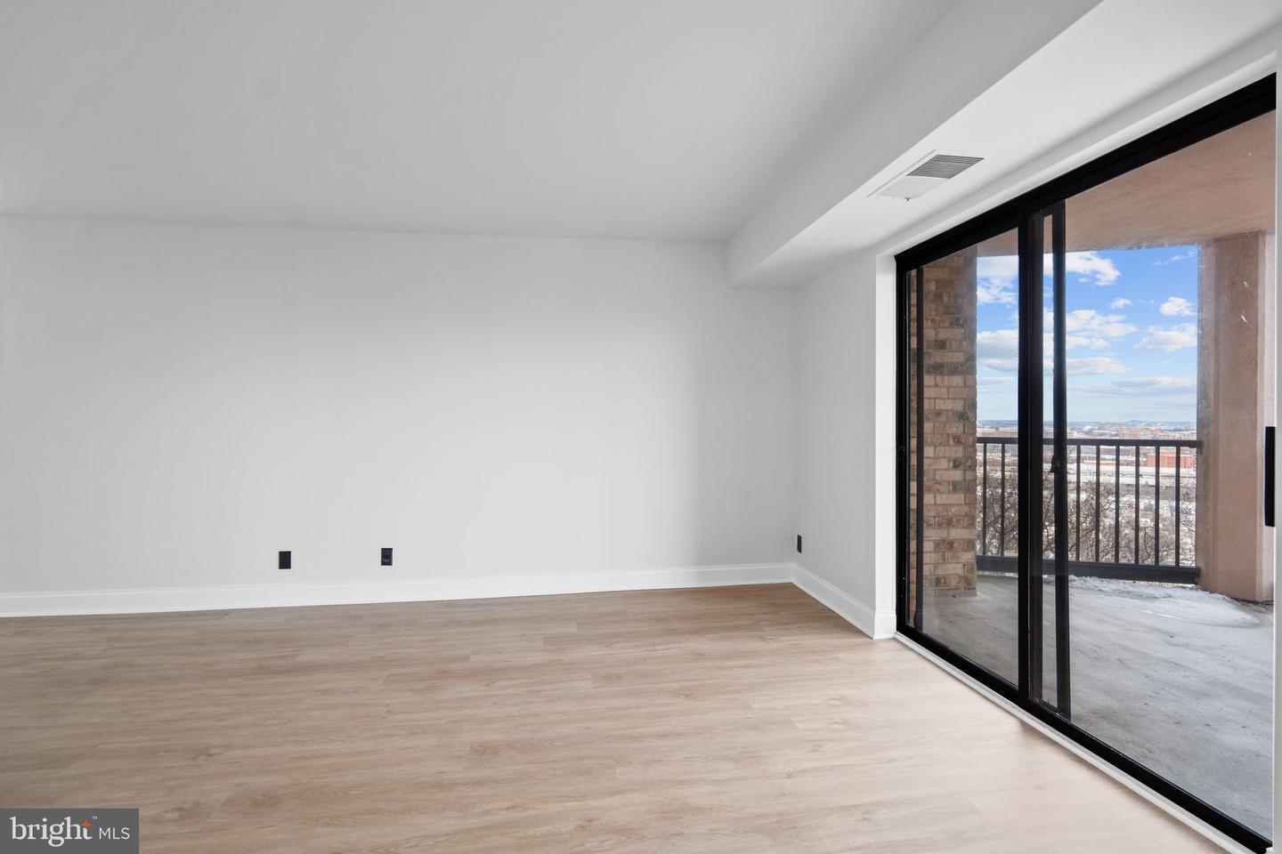 5901 MOUNT EAGLE DR #1102, ALEXANDRIA, Virginia 22303, 1 Bedroom Bedrooms, ,1 BathroomBathrooms,Residential,For sale,5901 MOUNT EAGLE DR #1102,VAFX2289842 MLS # VAFX2289842