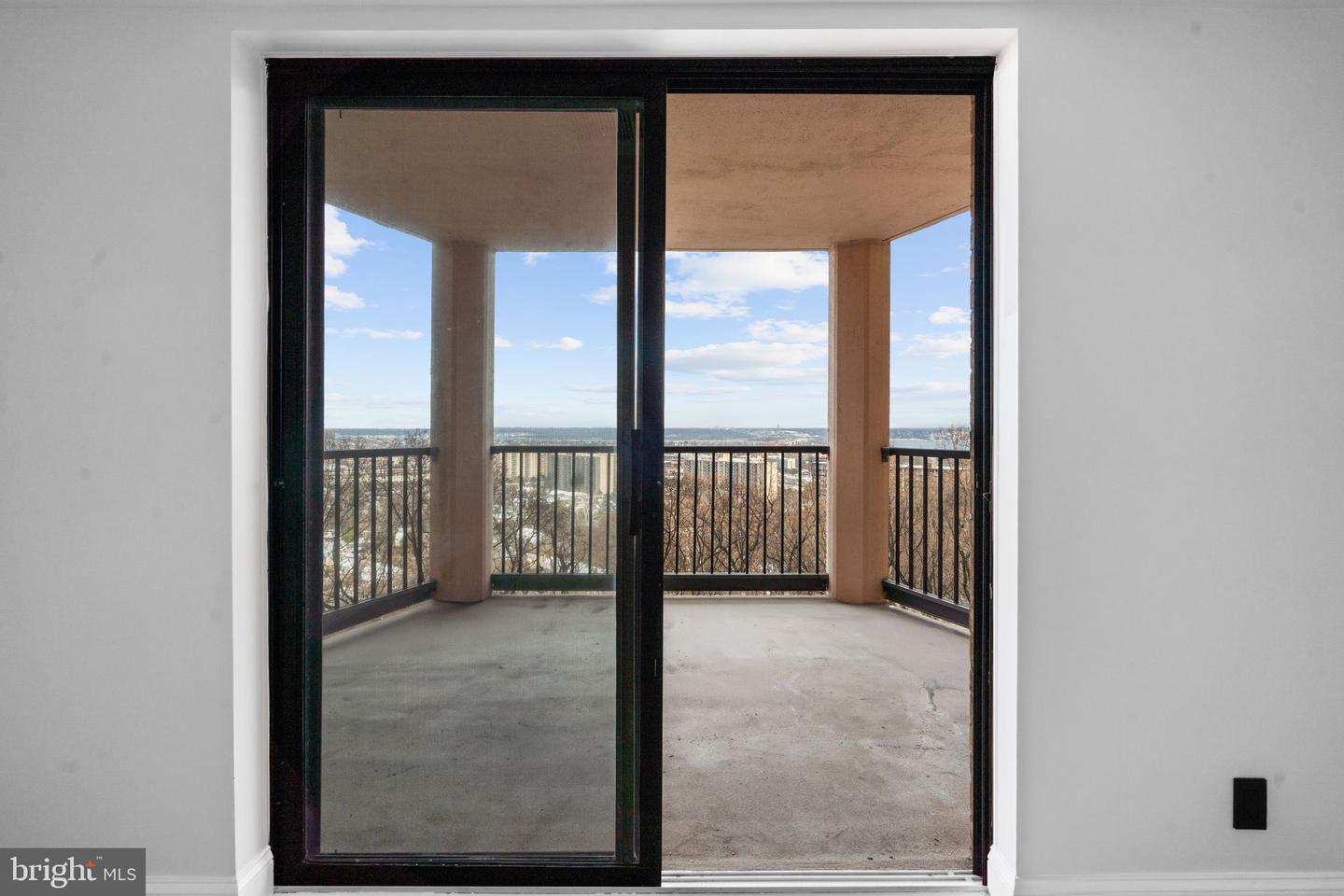 5901 MOUNT EAGLE DR #1102, ALEXANDRIA, Virginia 22303, 1 Bedroom Bedrooms, ,1 BathroomBathrooms,Residential,For sale,5901 MOUNT EAGLE DR #1102,VAFX2289842 MLS # VAFX2289842