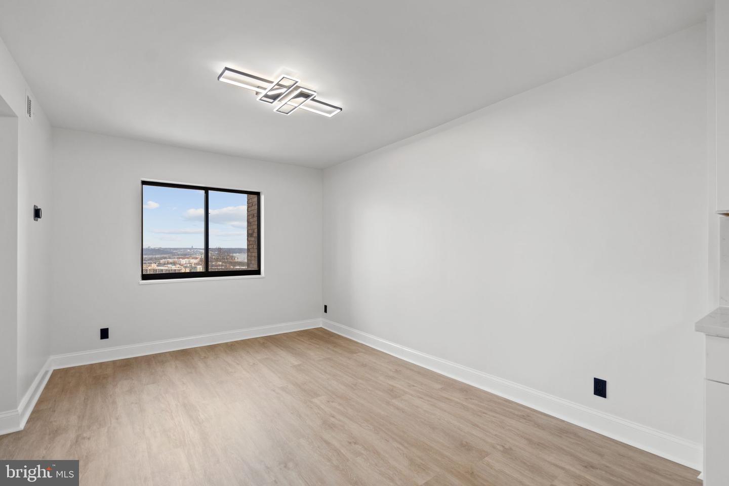 5901 MOUNT EAGLE DR #1102, ALEXANDRIA, Virginia 22303, 1 Bedroom Bedrooms, ,1 BathroomBathrooms,Residential,For sale,5901 MOUNT EAGLE DR #1102,VAFX2289842 MLS # VAFX2289842