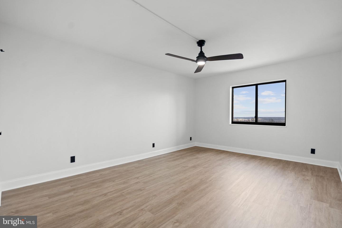 5901 MOUNT EAGLE DR #1102, ALEXANDRIA, Virginia 22303, 1 Bedroom Bedrooms, ,1 BathroomBathrooms,Residential,For sale,5901 MOUNT EAGLE DR #1102,VAFX2289842 MLS # VAFX2289842