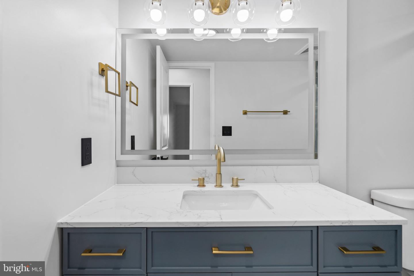 5901 MOUNT EAGLE DR #1102, ALEXANDRIA, Virginia 22303, 1 Bedroom Bedrooms, ,1 BathroomBathrooms,Residential,For sale,5901 MOUNT EAGLE DR #1102,VAFX2289842 MLS # VAFX2289842