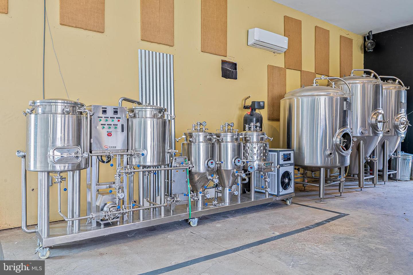 34266 WILLIAMS GAP RD, ROUND HILL, Virginia 20141, ,1 BathroomBathrooms,Farm,For sale,34266 WILLIAMS GAP RD,VALO2115376 MLS # VALO2115376