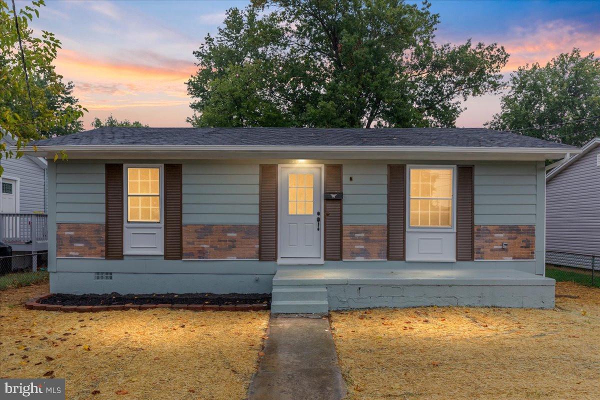 1311 MONROE AVE, FRONT ROYAL, Virginia 22630, 2 Bedrooms Bedrooms, ,1 BathroomBathrooms,Residential,For sale,1311 MONROE AVE,VAWR2012222 MLS # VAWR2012222