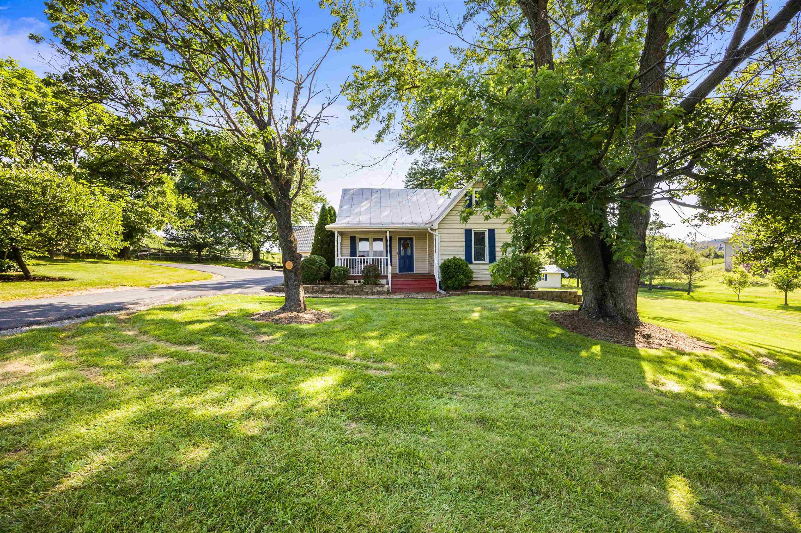 3306 HARPINE HWY, ROCKINGHAM, Virginia 22802, 3 Bedrooms Bedrooms, ,2 BathroomsBathrooms,Residential,3306 HARPINE HWY,666779 MLS # 666779