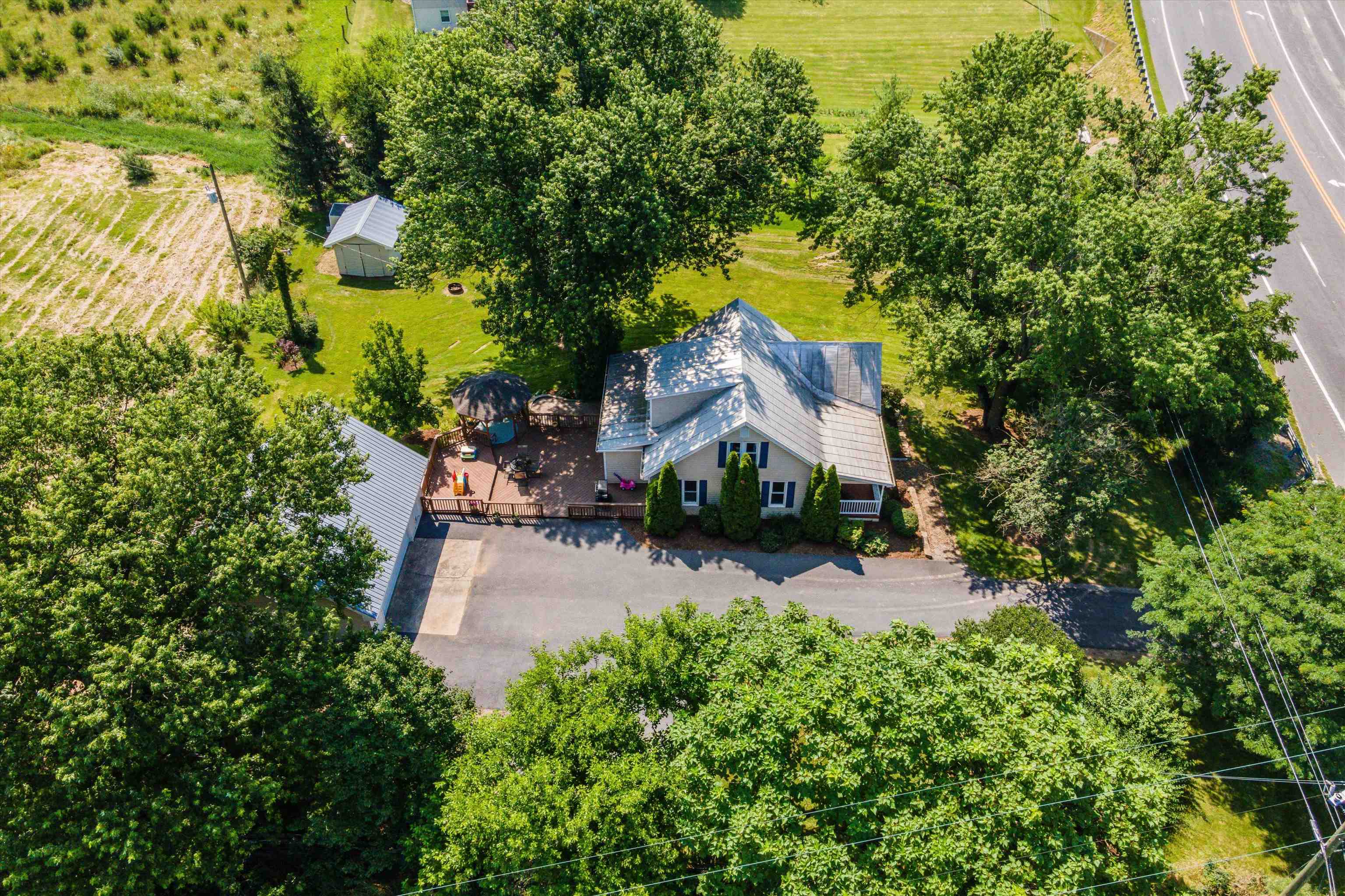 3306 HARPINE HWY, ROCKINGHAM, Virginia 22802, 3 Bedrooms Bedrooms, ,2 BathroomsBathrooms,Residential,3306 HARPINE HWY,666779 MLS # 666779