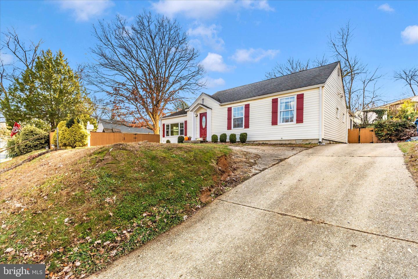 2112 PIMMIT DR, FALLS CHURCH, Virginia 22043, 4 Bedrooms Bedrooms, 6 Rooms Rooms,2 BathroomsBathrooms,Residential,For sale,2112 PIMMIT DR,VAFX2270054 MLS # VAFX2270054