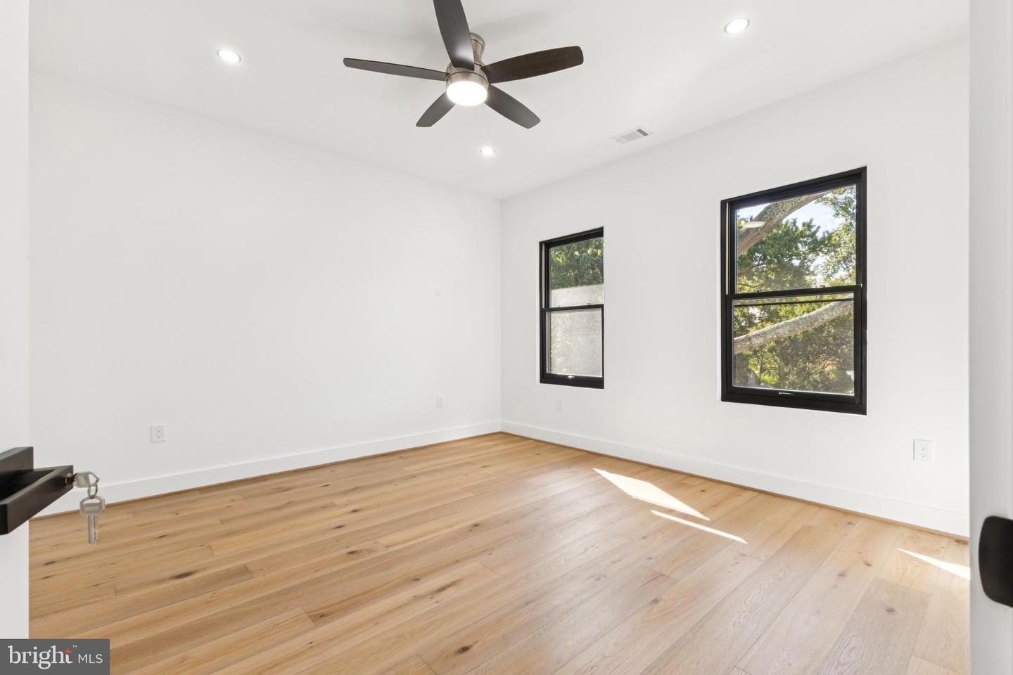 2919 LAWRENCE DR, FALLS CHURCH, Virginia 22042, 6 Bedrooms Bedrooms, ,6 BathroomsBathrooms,Residential,For sale,2919 LAWRENCE DR,VAFX2270668 MLS # VAFX2270668