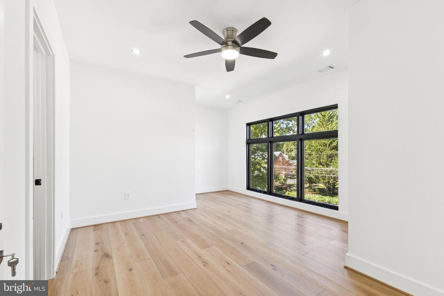 2919 LAWRENCE DR, FALLS CHURCH, Virginia 22042, 6 Bedrooms Bedrooms, ,6 BathroomsBathrooms,Residential,For sale,2919 LAWRENCE DR,VAFX2270668 MLS # VAFX2270668