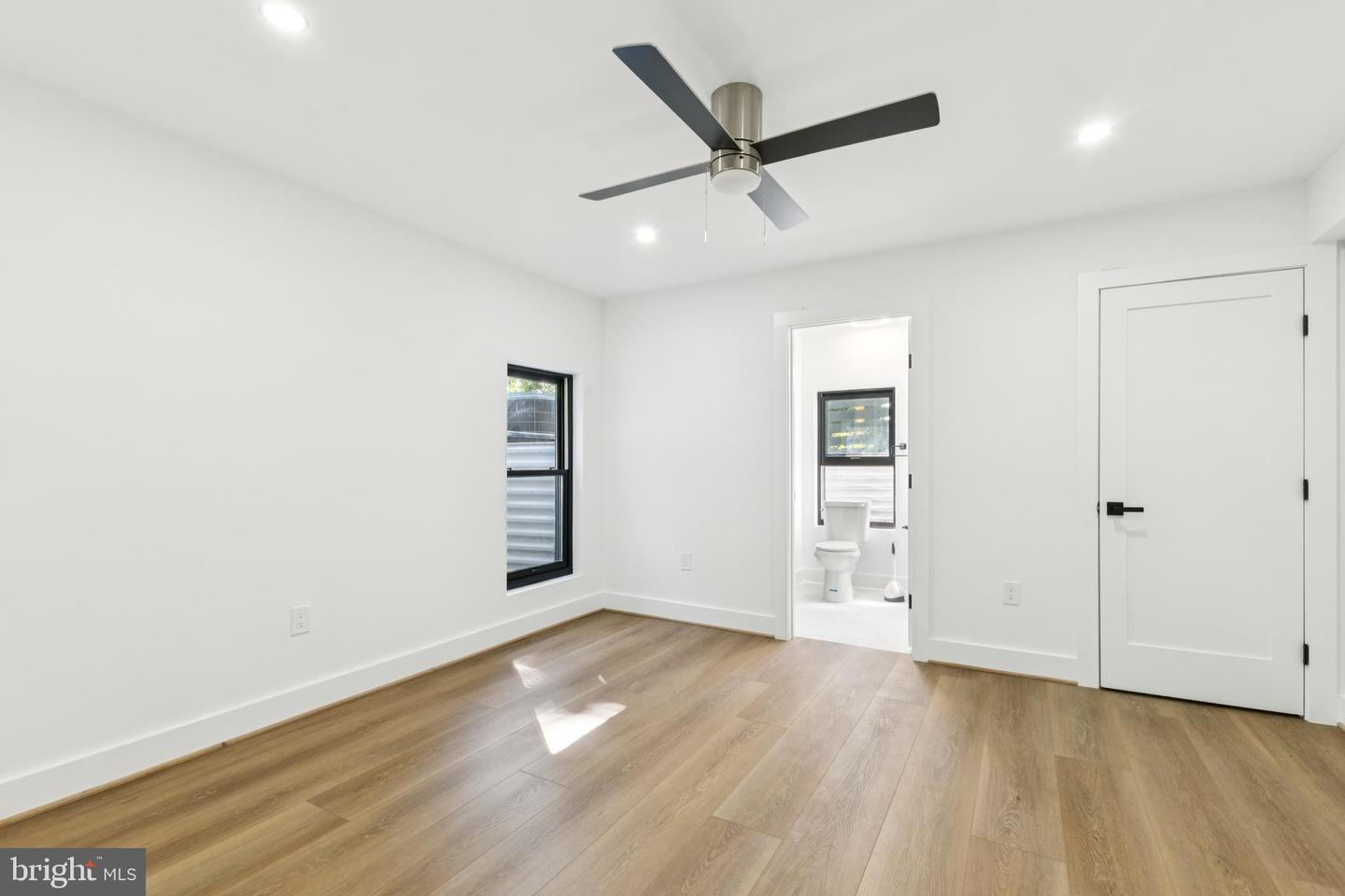 2919 LAWRENCE DR, FALLS CHURCH, Virginia 22042, 6 Bedrooms Bedrooms, ,6 BathroomsBathrooms,Residential,For sale,2919 LAWRENCE DR,VAFX2270668 MLS # VAFX2270668