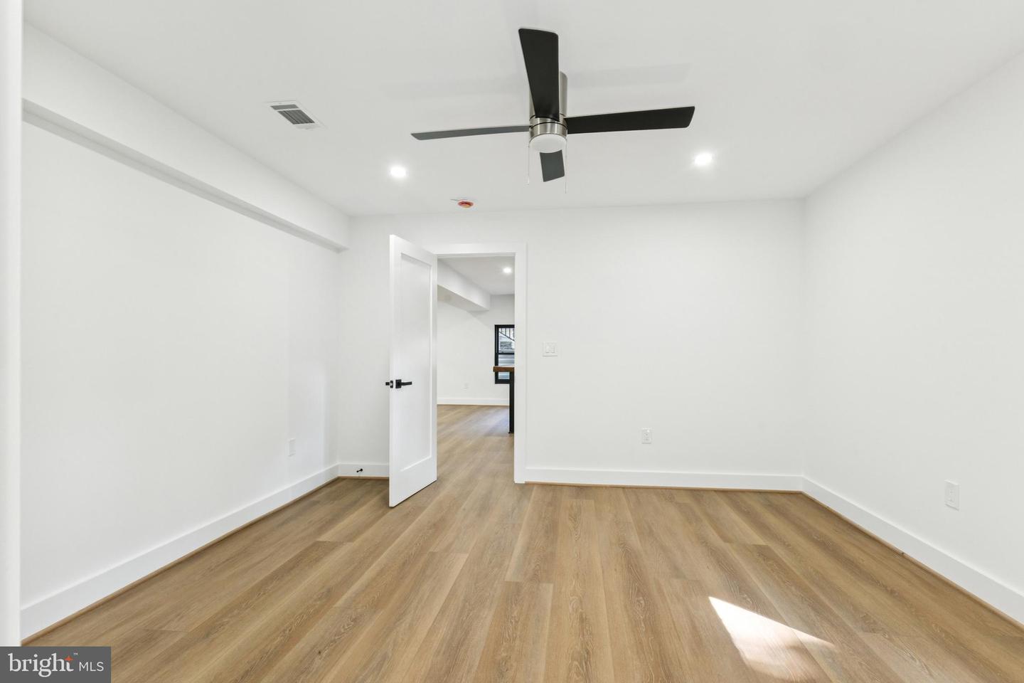 2919 LAWRENCE DR, FALLS CHURCH, Virginia 22042, 6 Bedrooms Bedrooms, ,6 BathroomsBathrooms,Residential,For sale,2919 LAWRENCE DR,VAFX2270668 MLS # VAFX2270668