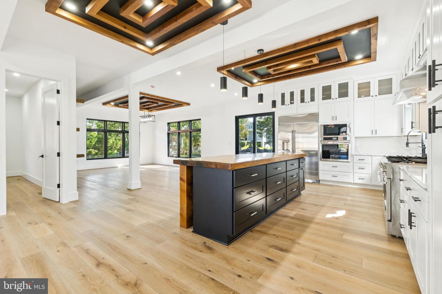 2919 LAWRENCE DR, FALLS CHURCH, Virginia 22042, 6 Bedrooms Bedrooms, ,6 BathroomsBathrooms,Residential,For sale,2919 LAWRENCE DR,VAFX2270668 MLS # VAFX2270668