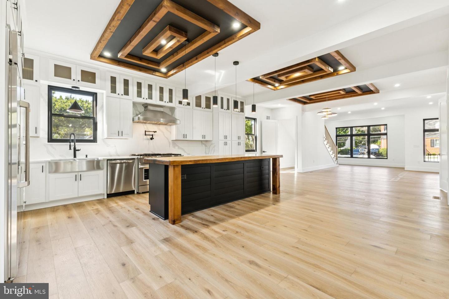 2919 LAWRENCE DR, FALLS CHURCH, Virginia 22042, 6 Bedrooms Bedrooms, ,6 BathroomsBathrooms,Residential,For sale,2919 LAWRENCE DR,VAFX2270668 MLS # VAFX2270668