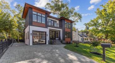 2919 LAWRENCE DR, FALLS CHURCH, Virginia 22042, 6 Bedrooms Bedrooms, ,6 BathroomsBathrooms,Residential,For sale,2919 LAWRENCE DR,VAFX2270668 MLS # VAFX2270668