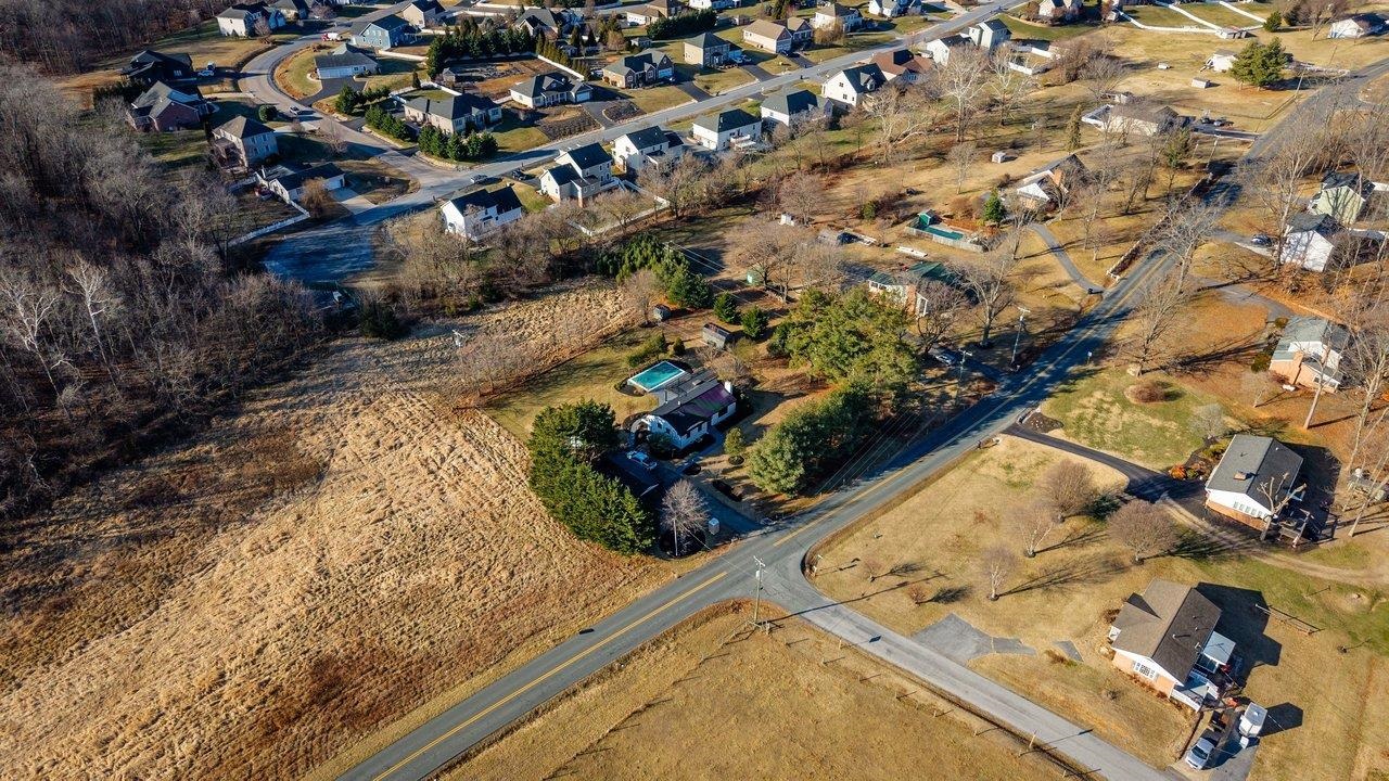 4634 SHEN LAKE DR, ROCKINGHAM, Virginia 22801, 5 Bedrooms Bedrooms, ,3 BathroomsBathrooms,Residential,4634 SHEN LAKE DR,672999 MLS # 672999