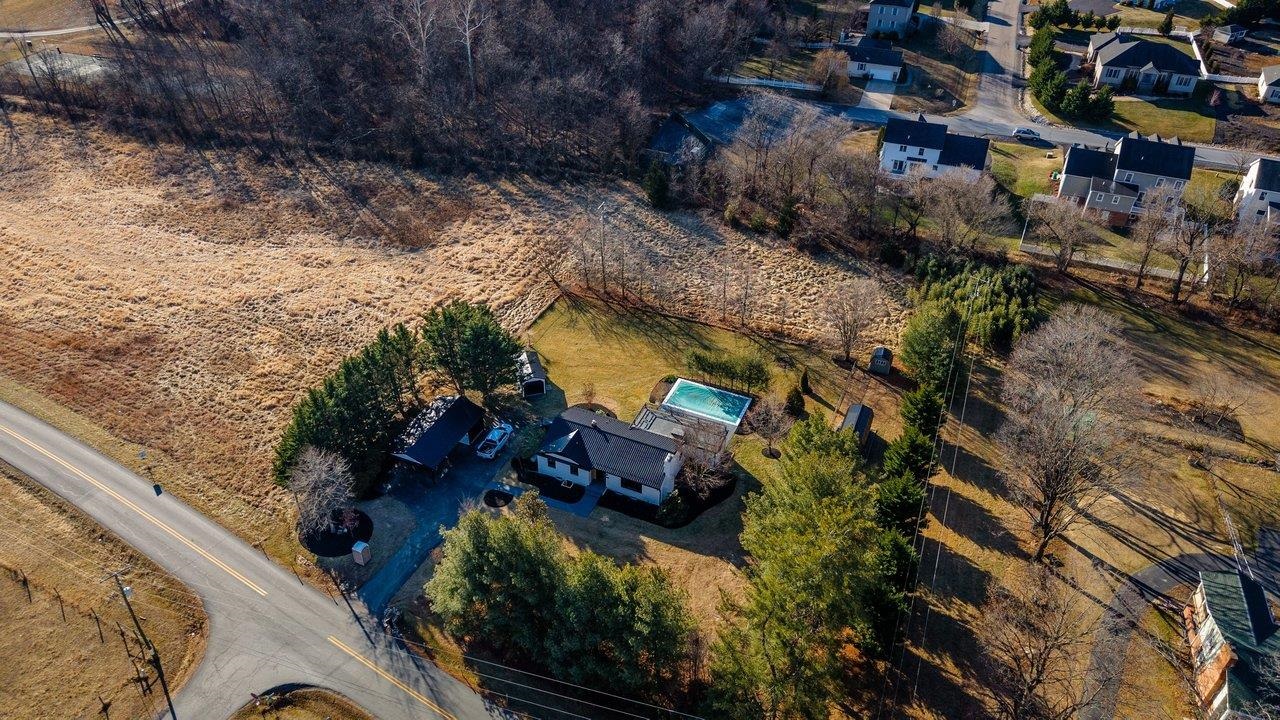 4634 SHEN LAKE DR, ROCKINGHAM, Virginia 22801, 5 Bedrooms Bedrooms, ,3 BathroomsBathrooms,Residential,4634 SHEN LAKE DR,672999 MLS # 672999