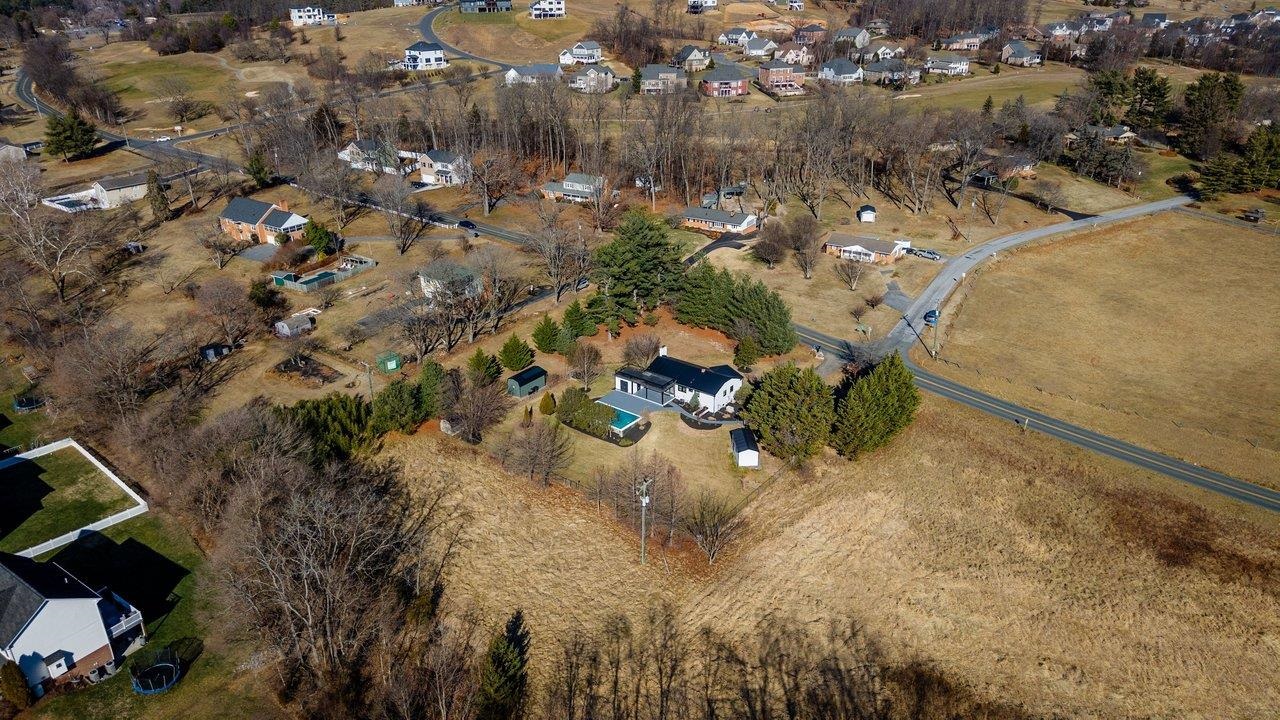 4634 SHEN LAKE DR, ROCKINGHAM, Virginia 22801, 5 Bedrooms Bedrooms, ,3 BathroomsBathrooms,Residential,4634 SHEN LAKE DR,672999 MLS # 672999