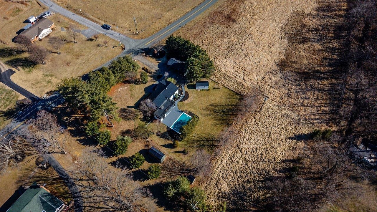 4634 SHEN LAKE DR, ROCKINGHAM, Virginia 22801, 5 Bedrooms Bedrooms, ,3 BathroomsBathrooms,Residential,4634 SHEN LAKE DR,672999 MLS # 672999