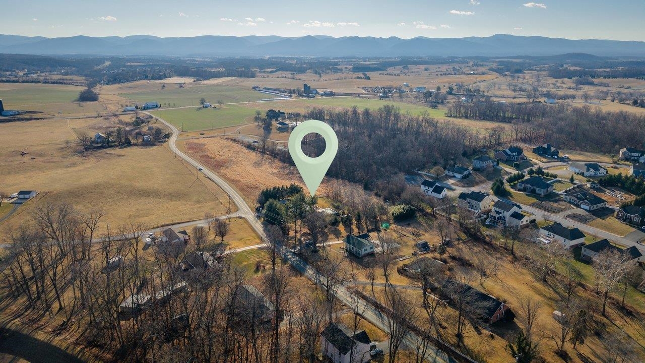 4634 SHEN LAKE DR, ROCKINGHAM, Virginia 22801, 5 Bedrooms Bedrooms, ,3 BathroomsBathrooms,Residential,4634 SHEN LAKE DR,672999 MLS # 672999